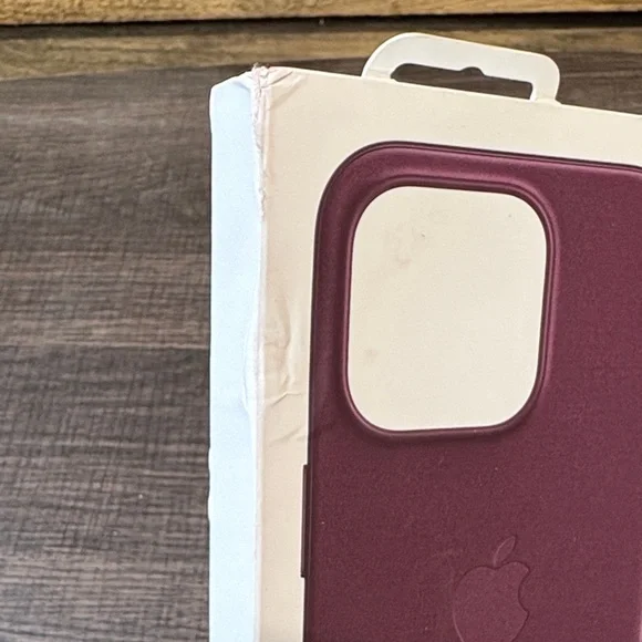 Apple iPhone 15 Pro FineWoven Case - Mulberry - Picture 2 of 4